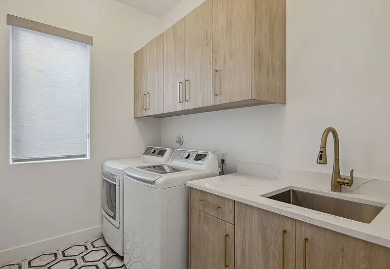 2429 Vagas St — Photo 18