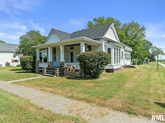 3rd image of 208 7th St