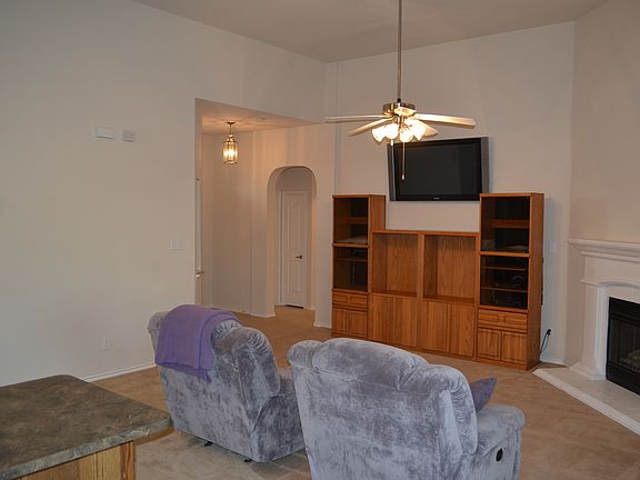 3rd image of 4009 Martinsburg Dr