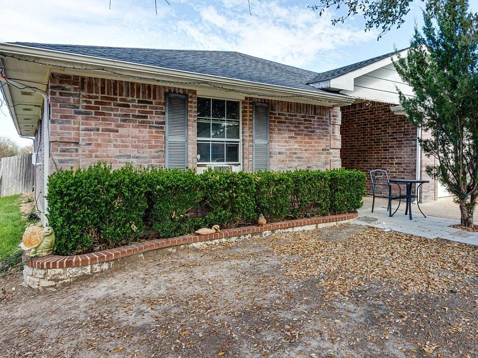 1st image of 3833 Kiest Knoll Dr