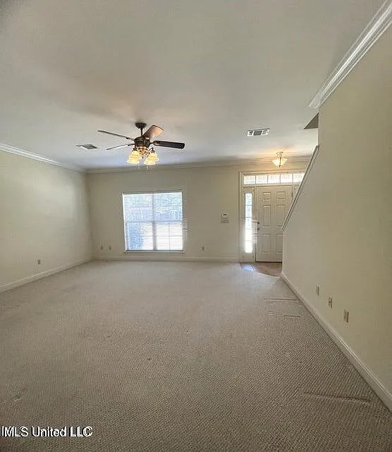 3 bed, 2.5 bath, 1613 sqft, $1,575 — Photo 3