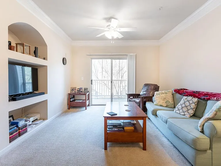1300 Park #610 — Photo 5