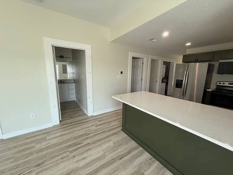 317 N Prairie St — Photo 8