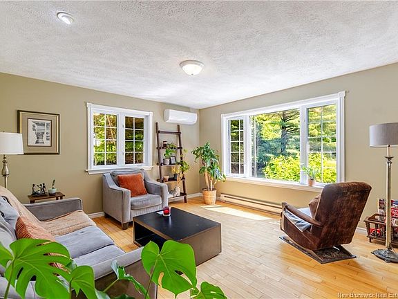 5th image of 100 Rockwood Way