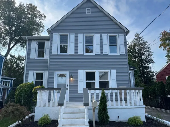 210 Merritt Ave, Bergenfield, NJ 07621