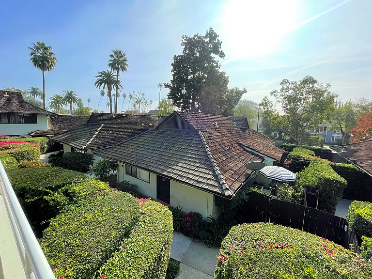 305 California Blvd — Photo 4