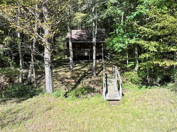 3352 Northeast Rd, Great Valley, NY 14706
