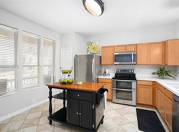 5th image of 800 Greene Way