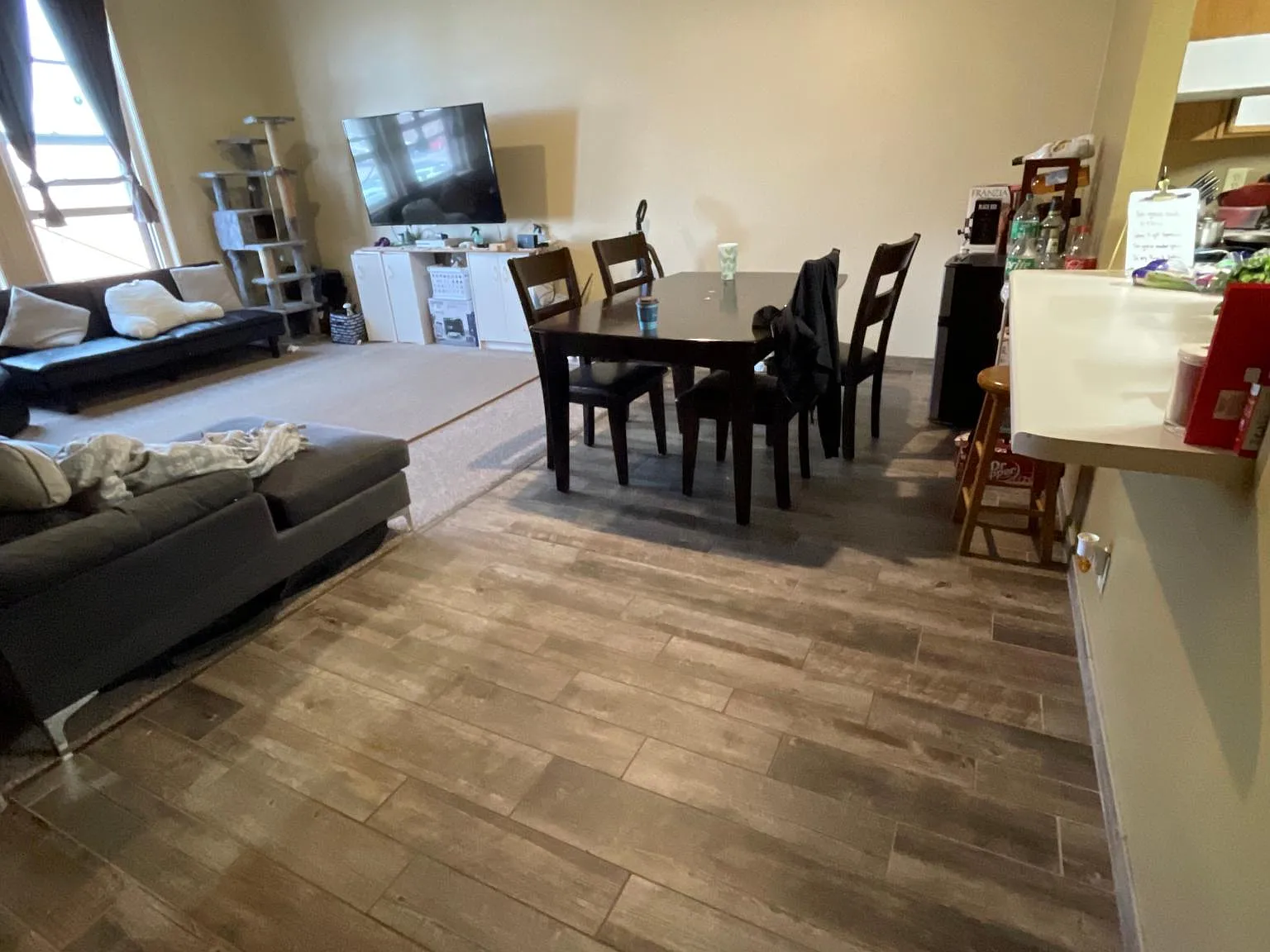 4 bed, 900 sqft, $1,640 — Photo 3