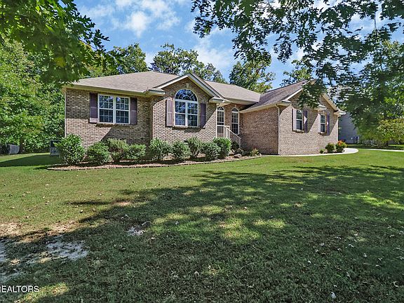 3rd image of 109 Canary Ct