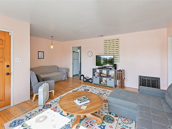 4th image of 7465 Lillian Ln