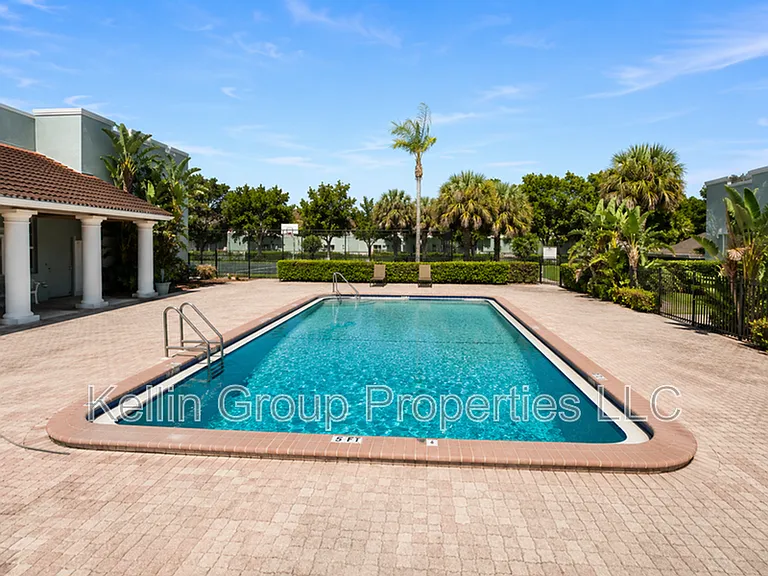 2862 Somerset Park Dr — Photo 32