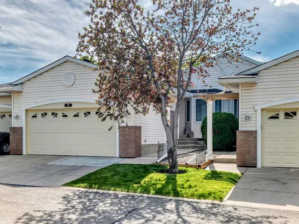 23 E Ceduna Park SW, Calgary, AB T2W 6H4