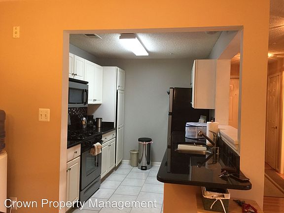 4th image of 10024 Vanderbilt Cir APT 5