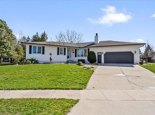 1870 Audubon Dr, Waterloo, IA 50701