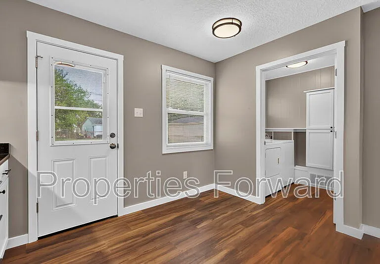4330 Joseph St — Photo 16
