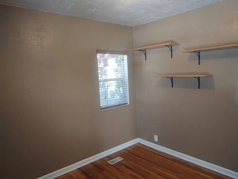 7794 S Pioneer St — Photo 12