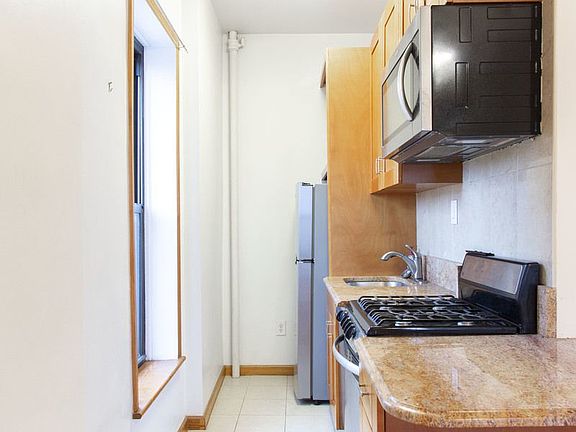 4th image of 276 7th Ave #3A