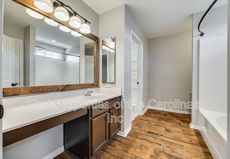 618 Bayou Cir — Photo 17
