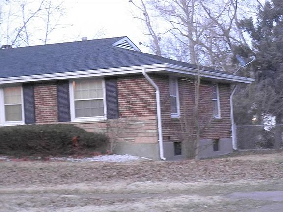 3rd image of 10024 Ashbrook Dr
