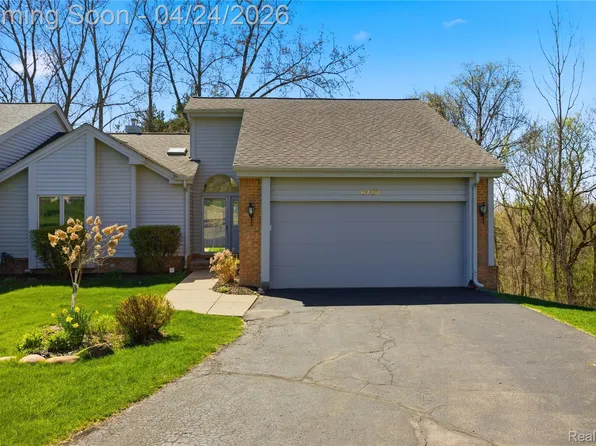 6710 Ridgeview Dr, Clarkston, MI 48346