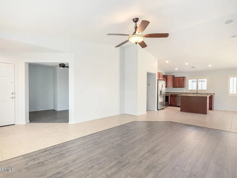 2227 E Stacey Rd — Photo 8