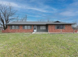 24876 Leavenworth Rd, Tonganoxie, KS 66086