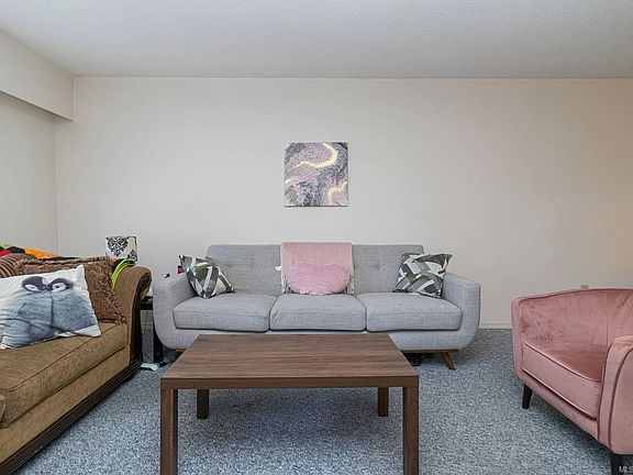5th image of 710 Lampson St #204