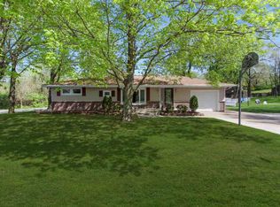 101 Fenestra Ln, East Peoria, IL 61611