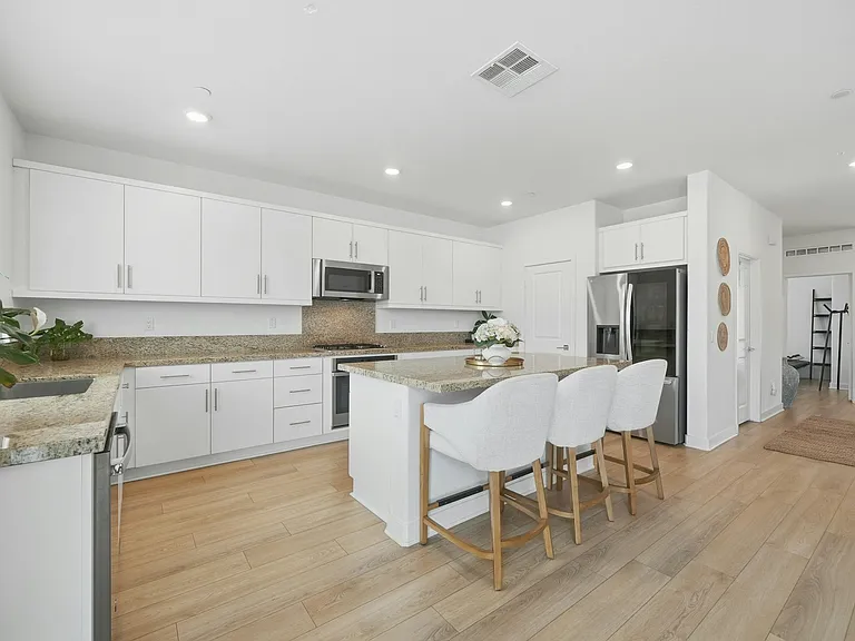 30994 Douglas Crest Cir — Photo 9