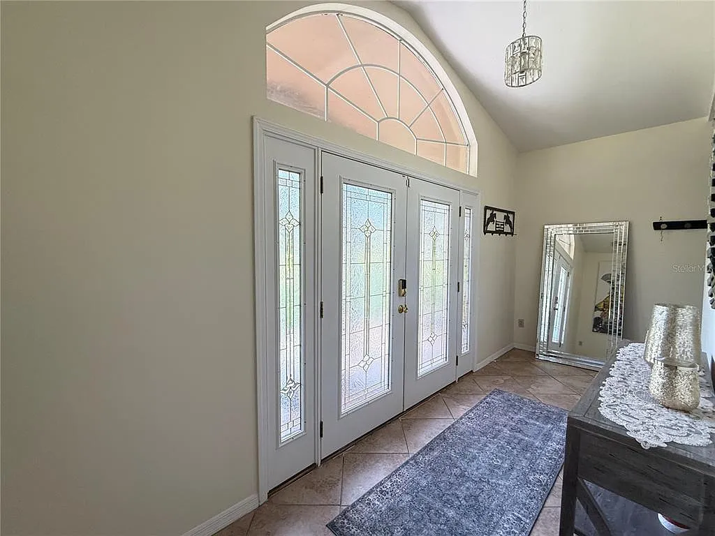 3 bed, 2.5 bath, 2169 sqft, $4,100 — Photo 4