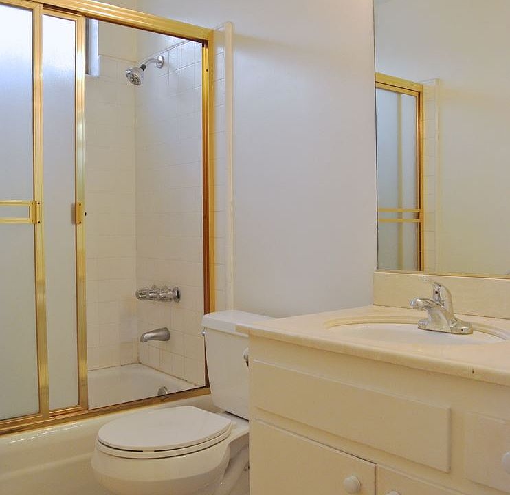 1st image of 1227 Wellesley Ave APT 01