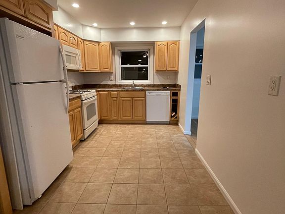 5th image of 436 Tysens Ln Floor 2