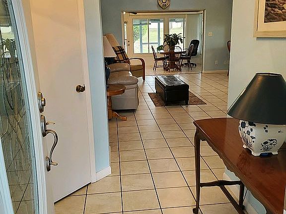 3rd image of 421 Harbourview Dr