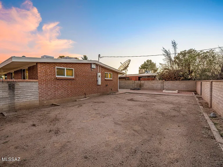 5819 E Rosewood St — Photo 15