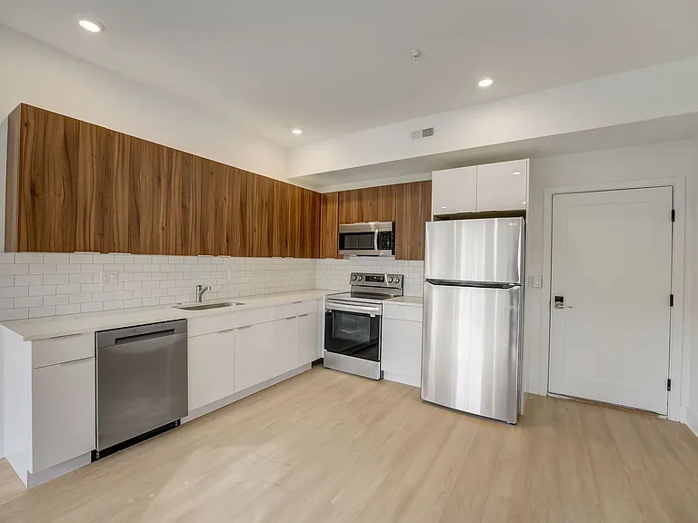 Nova Commons - 4200 Landcaster Ave — Photo 20