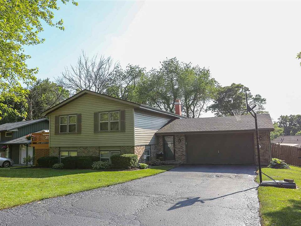 1st image of 297 Rockcliff Dr