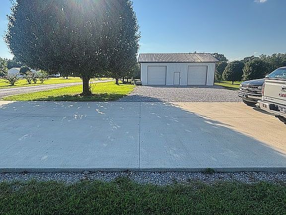2nd image of 130 Lauren Ln