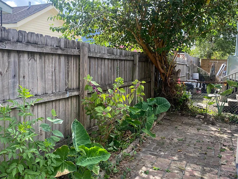 2125 Harmony St — Photo 7