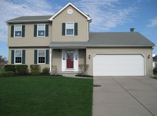14 Michaels Walk, Lancaster, NY 14086