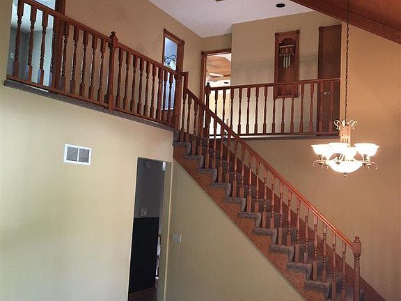 3rd image of 4605 S 149th St