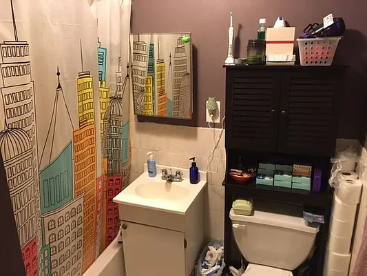 Rented by Metroline Realty | media 63