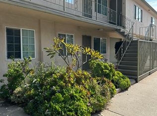 1084 E Wardlow Rd, Long Beach, CA 90807