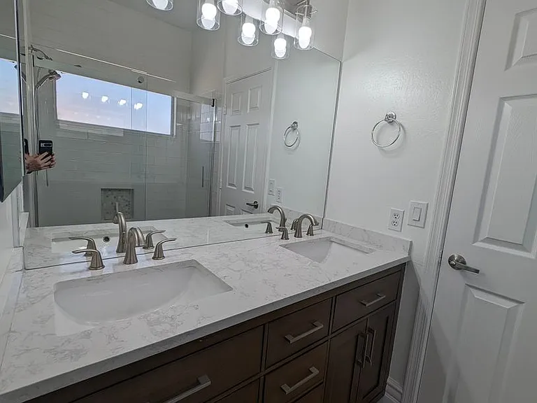 650 W Kent Pl — Photo 44