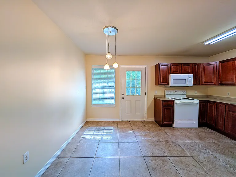 1114 Howell Rd #A — Photo 7