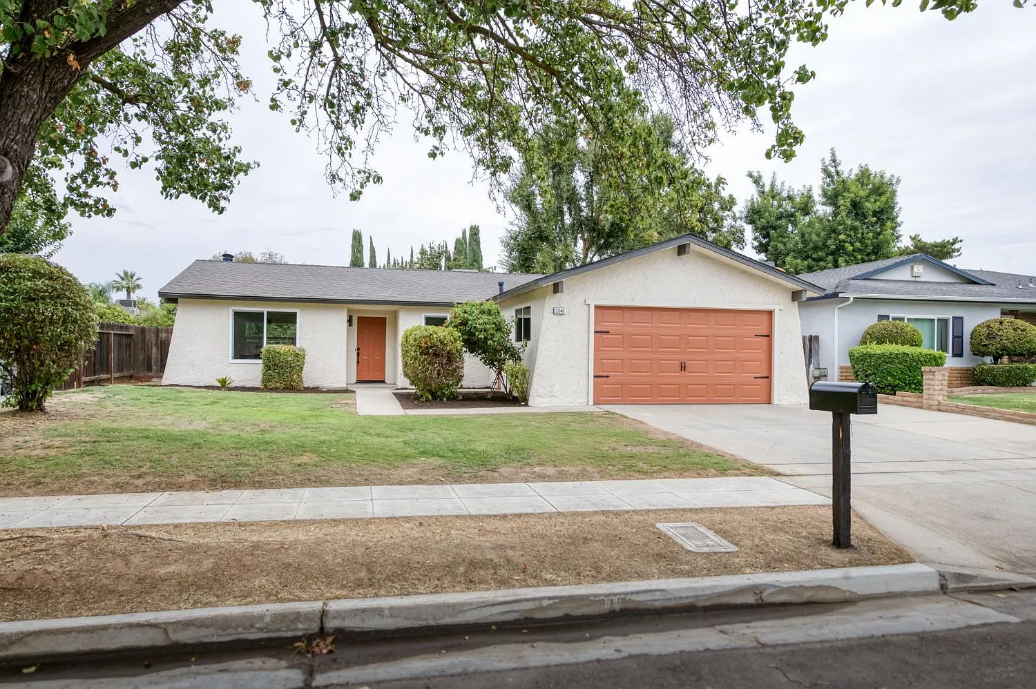 3346 W Dovewood Ln photo 1
