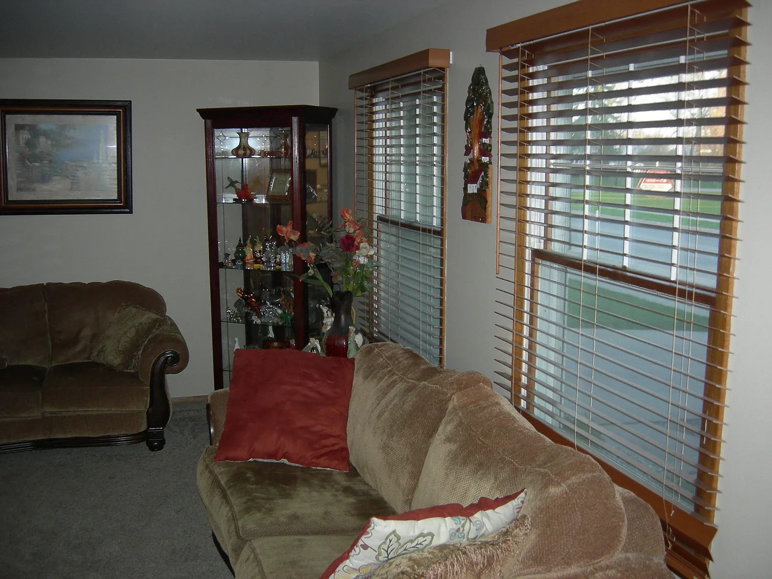 3 bed, 1.5 bath, 1800 sqft, $1,445 — Photo 2