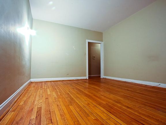 4th image of 2039 N Kimball Ave #1B