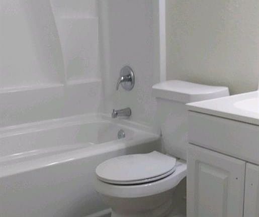 3rd image of 5304 Saint Georges Grn APT A