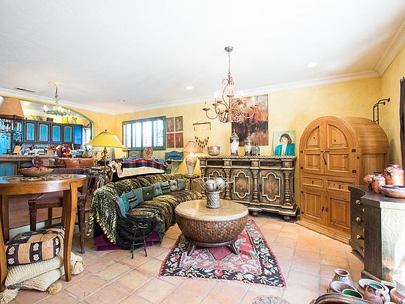 4th image of 5924 Glade Avenue